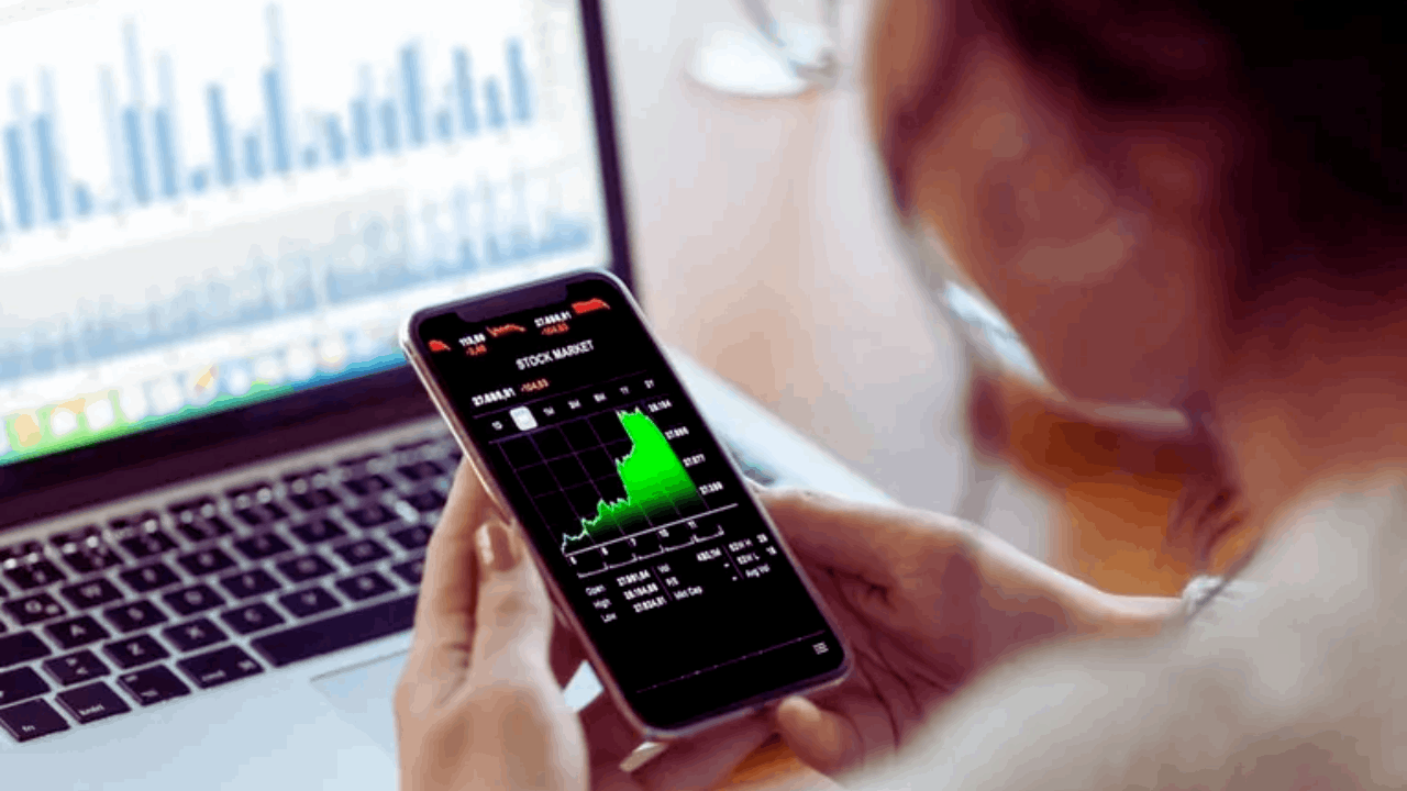 How to Trade Stocks Online: Tips for Maximum Gains