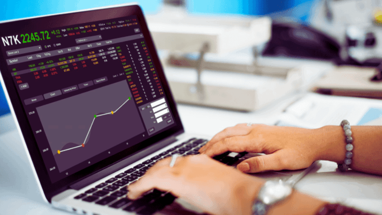 How to Trade Stocks Online: Tips for Maximum Gains