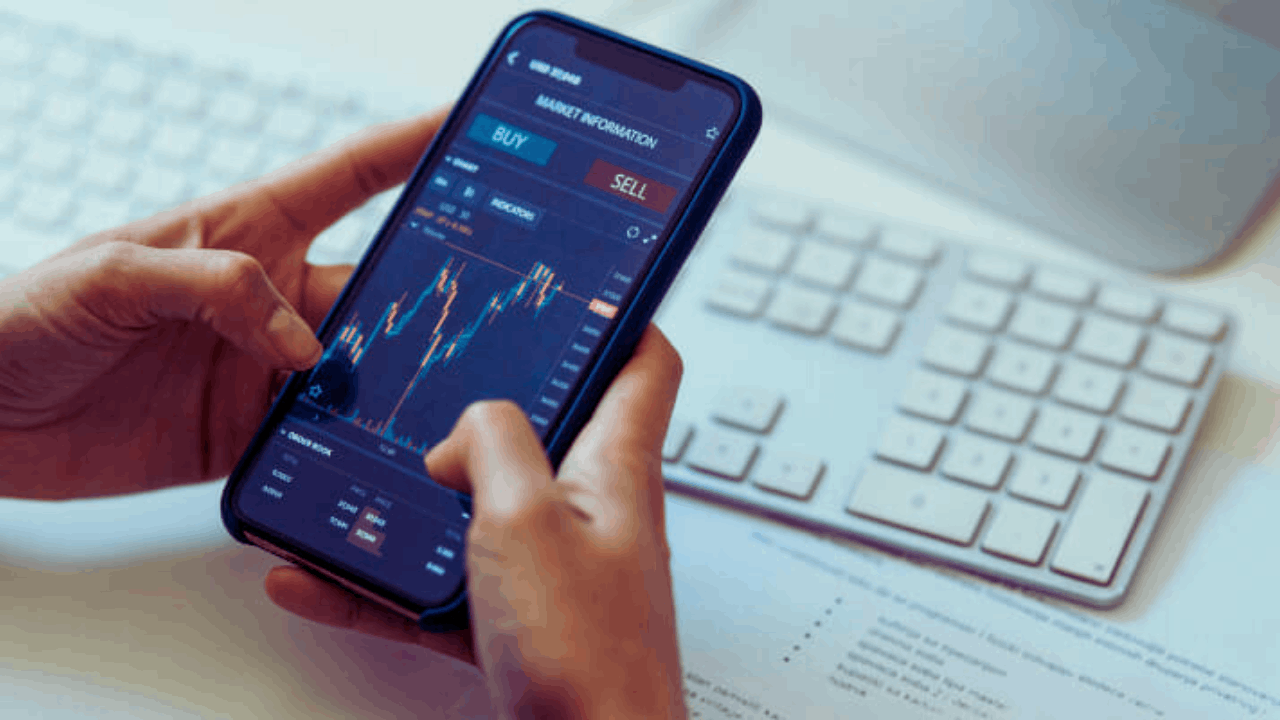 How to Trade Stocks Online: Tips for Maximum Gains